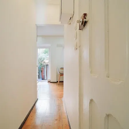 Apartment New - Swallow's Garden Lissabon