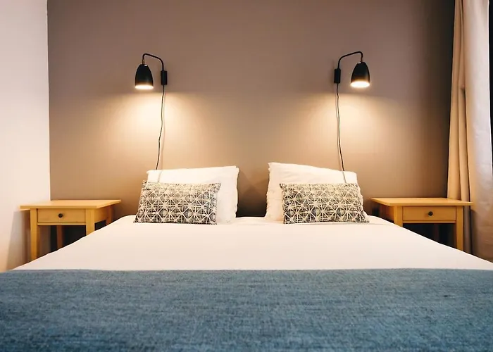 New - Swallow's Garden * Lisboa