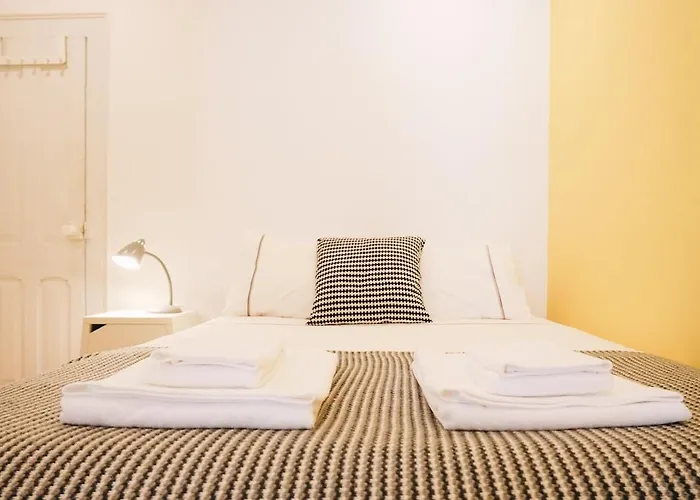 New - Swallow's Garden * Lisboa