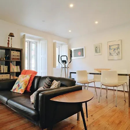 New - Swallow's Garden Apartment Lisbon