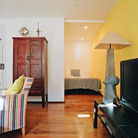 New - Swallow's Garden Apartman